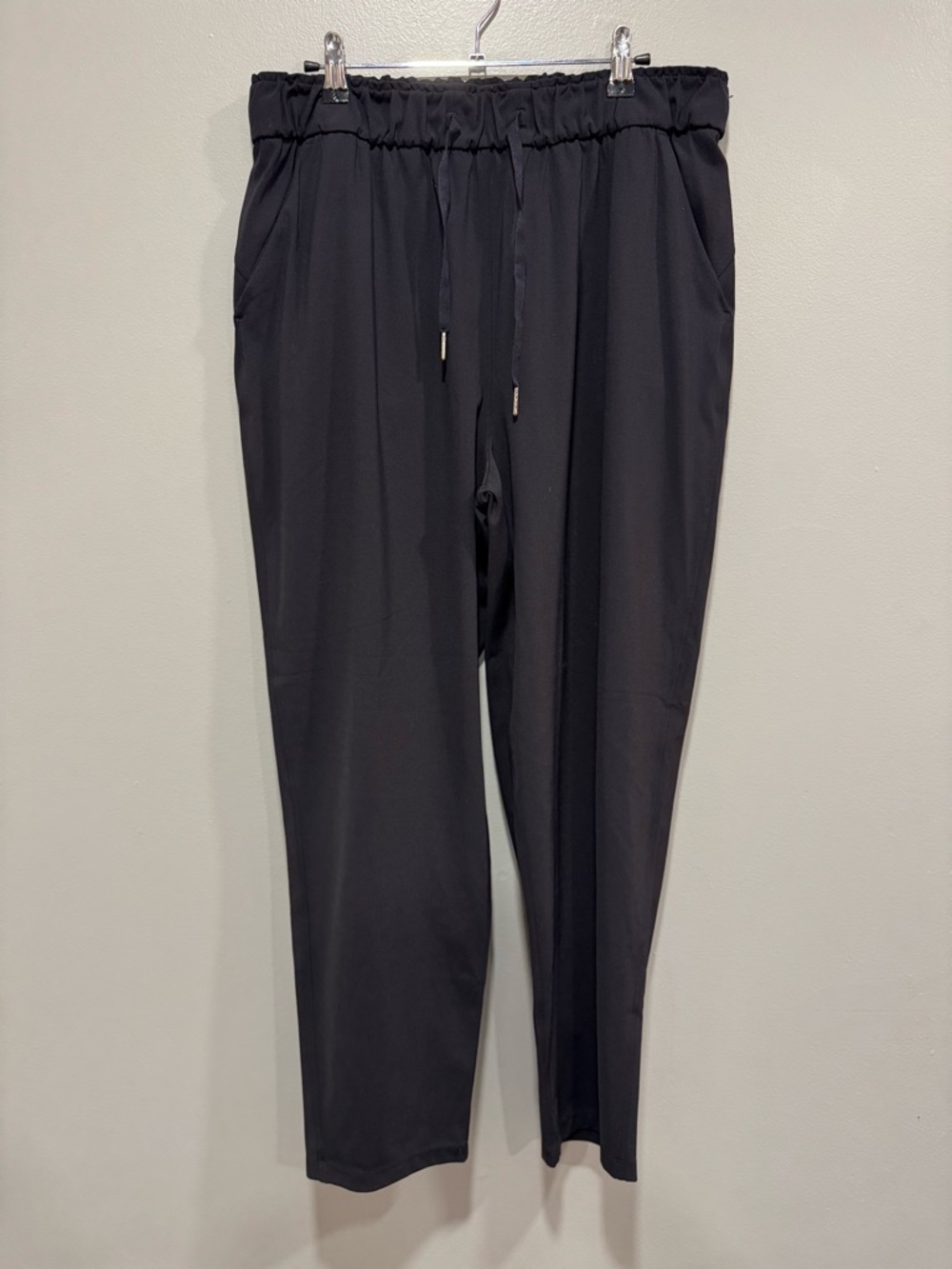 Lululemon Keep Moving Pant in Black Size 12